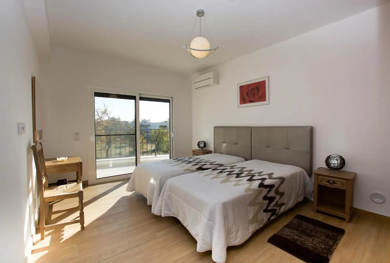 Alto Da Colina - Vila Moderna E Espacosa - Top Localizacao Pêra Willa