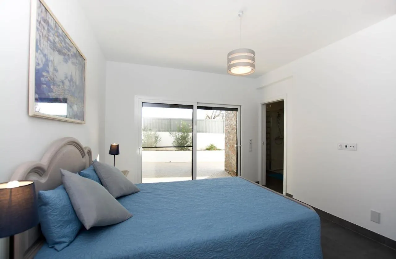 Alto Da Colina - Vila Moderna E Espacosa - Top Localizacao Pêra 0*,
