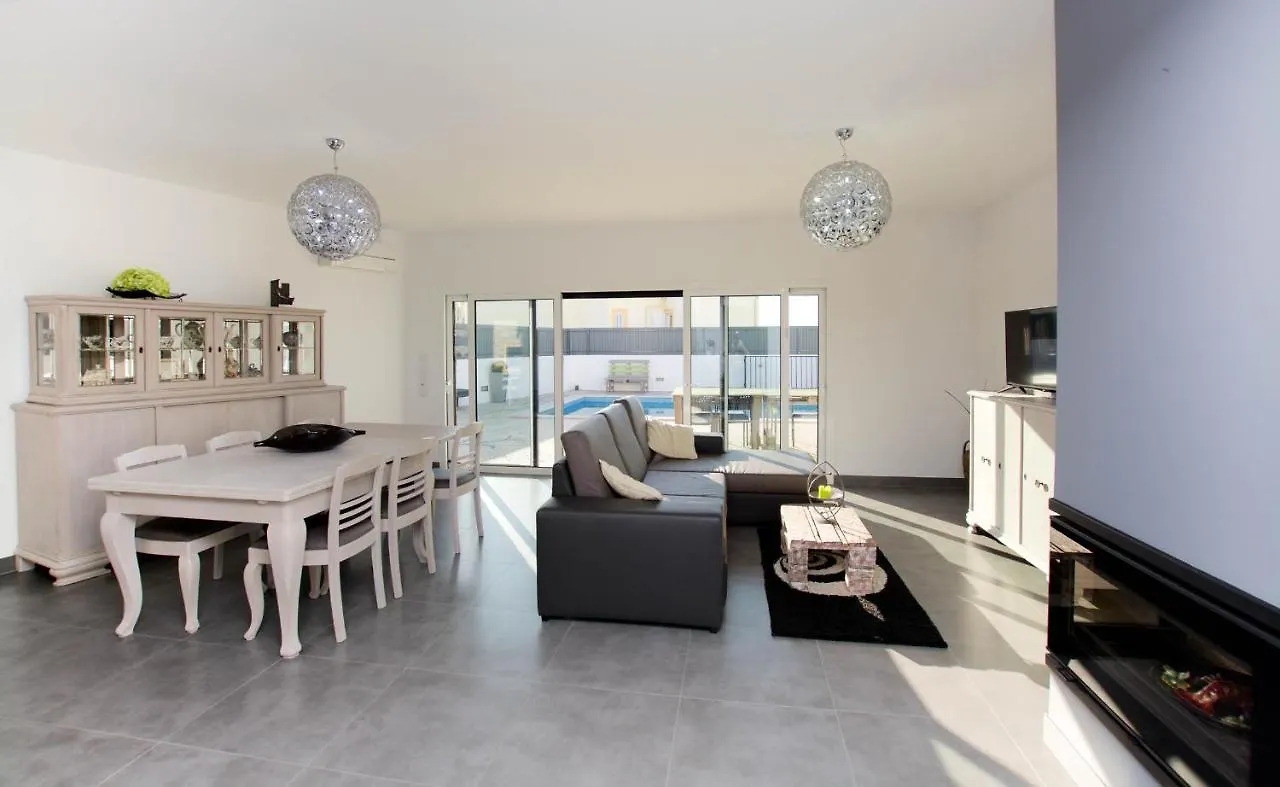 Alto Da Colina - Vila Moderna E Espacosa - Top Localizacao Pêra Portugalia