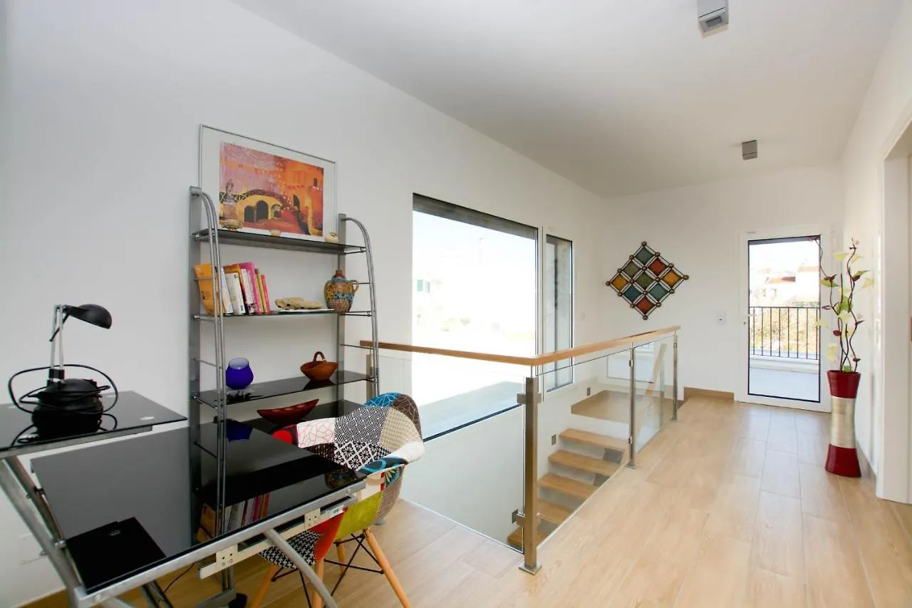 Alto Da Colina - Vila Moderna E Espacosa - Top Localizacao Pêra